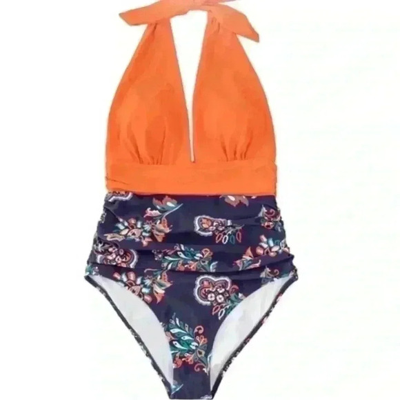 NWT Cupshe One piece Deep Vee Halter Swimsuit Size Medium - Picture 1 of 6